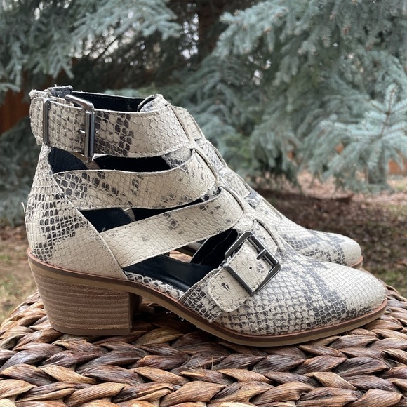 Snake Print Embossed Leather Pointed Toe Gladiator Block Heel Bootie Women Sz 7 - Picture 3 of 9